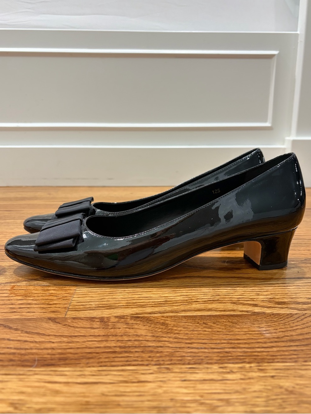 VANELI Austine Black Patent Leather Heeled Pump (12S)